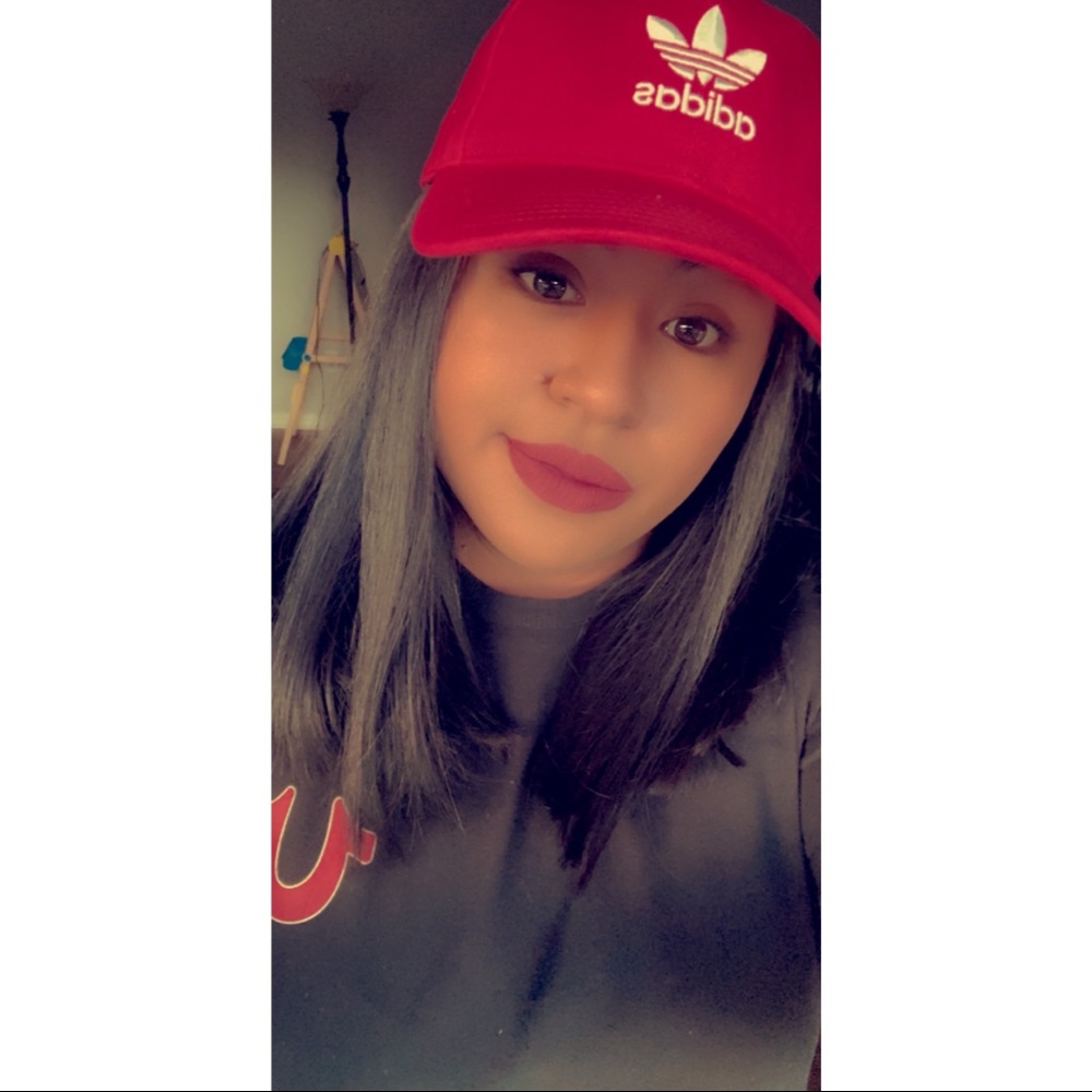 Meet your Posher, Dina